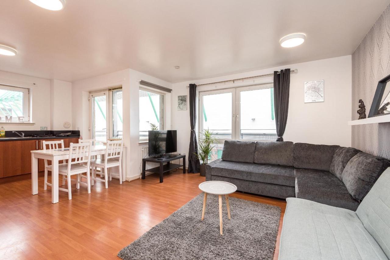 Modern Spacious 3 Bedroom City Centre Apartment - Free Parking - Private Balcony 爱丁堡 外观 照片