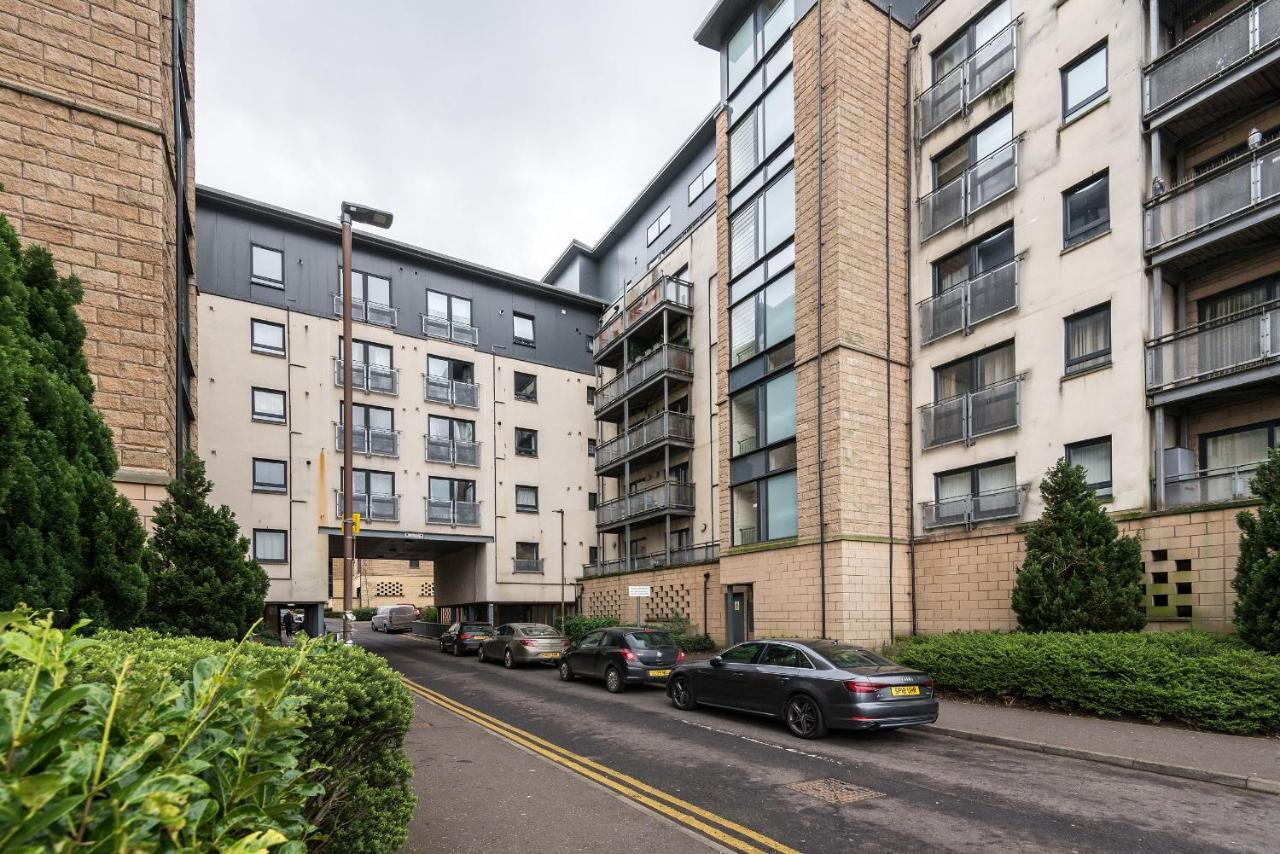 Modern Spacious 3 Bedroom City Centre Apartment - Free Parking - Private Balcony 爱丁堡 外观 照片
