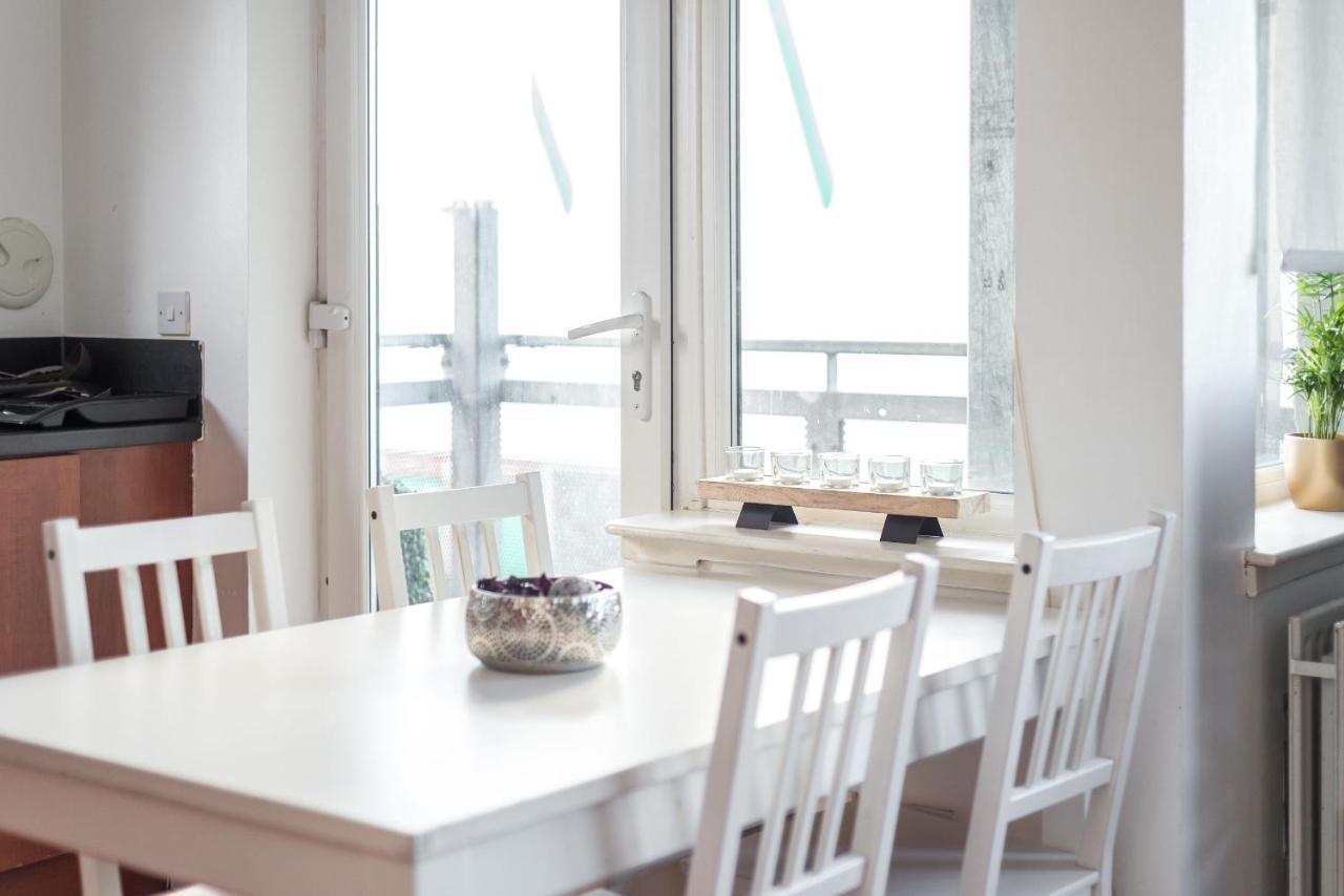 Modern Spacious 3 Bedroom City Centre Apartment - Free Parking - Private Balcony 爱丁堡 外观 照片