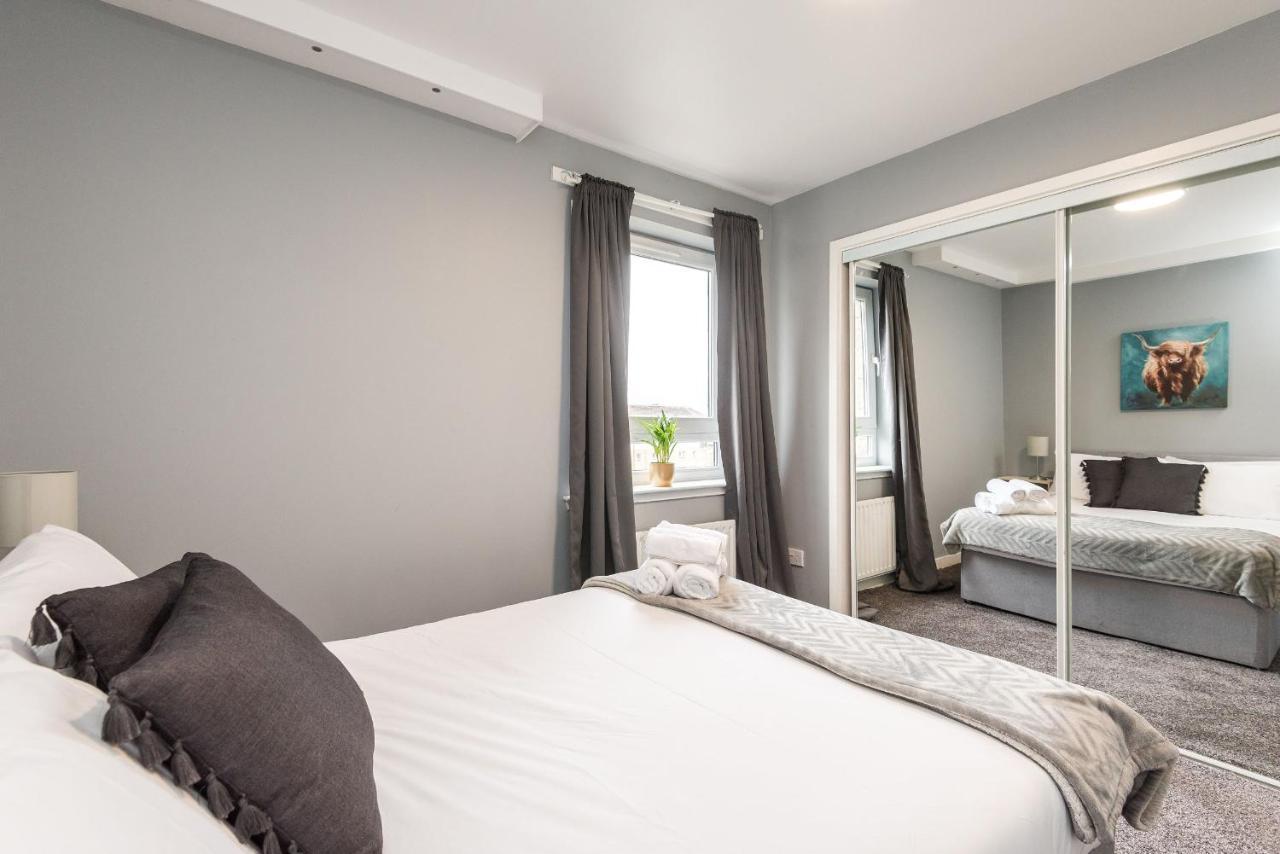 Modern Spacious 3 Bedroom City Centre Apartment - Free Parking - Private Balcony 爱丁堡 外观 照片