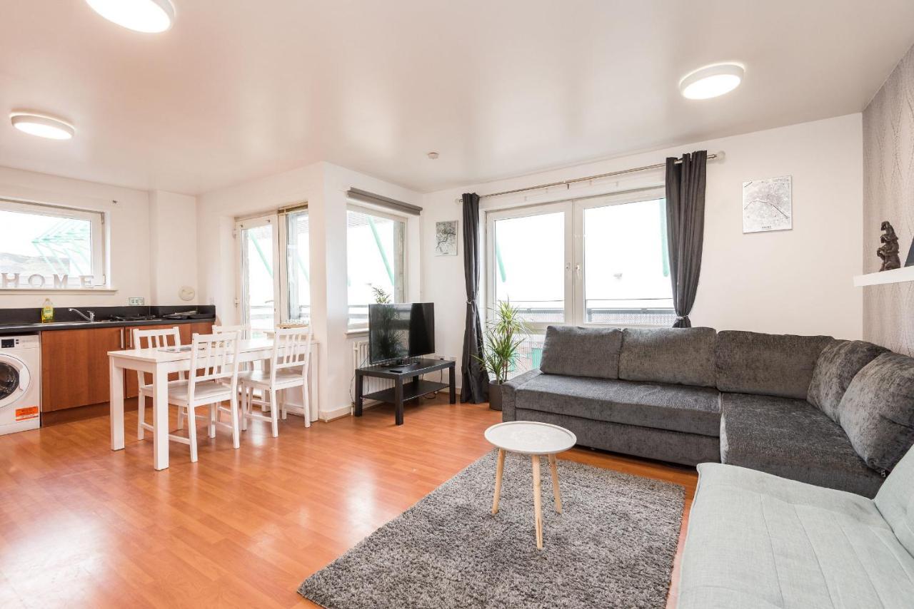 Modern Spacious 3 Bedroom City Centre Apartment - Free Parking - Private Balcony 爱丁堡 外观 照片